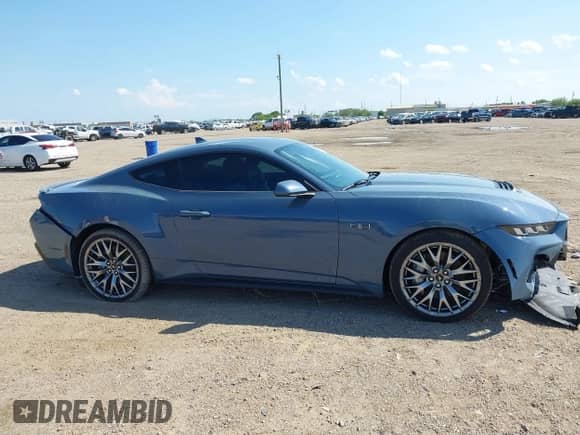 2024 Ford Mustang GT с VIN 1FA6P8CFXR5435036, выставлен на аукционе IAAI как лот 43189647 с пробегом 2 972 миль миль и . История ставок и продаж доступна на DreamBid. Изображение 14.