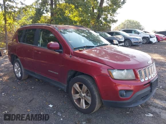 2014 Jeep Compass Latitude with VIN 1C4NJCEB9ED503072, listed as a IAAI auction lot 43257861 with 186,684 mi miles and . Bid and sale history available at DreamBid. Image 1.