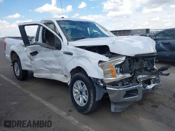 2018 Ford F-150 XL z VIN 1FTMF1CB2JKC55032, wystawiony jako IAAI lot #42788757 z przebiegiem 107 335 mil mil oraz . Historia ofert i sprzedaży dostępna na DreamBid. Obrazek 1.