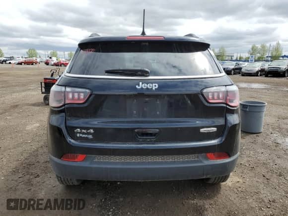 2018 Jeep Compass Latitude с VIN 3C4NJDBB1JT127966, выставлен на аукционе Copart как лот 56780945 с пробегом 261 258 миль миль и Списание • Salvage title. История ставок и продаж доступна на DreamBid. Изображение 6.