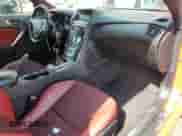 2013 Hyundai Genesis Coupe R-Spec с VIN KMHHT6KD2DU097984, выставлен на аукционе Copart как лот 71988354 с пробегом 100 491 миль миль и Списание • Salvage title. История ставок и продаж доступна на DreamBid. Изображение 8.