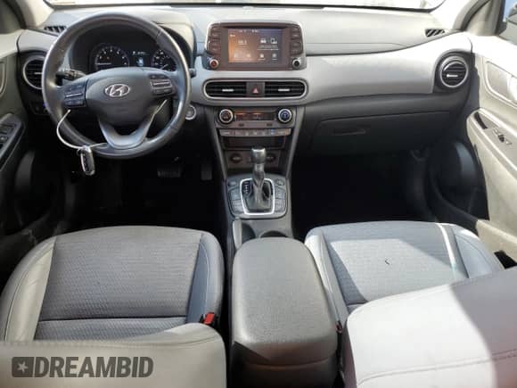 2018 Hyundai Kona Limited z VIN KM8K3CA53JU087264, wystawiony jako Copart lot #59513755 z przebiegiem 145 686 mil mil oraz Szkoda całkowita • Salvage title. Historia ofert i sprzedaży dostępna na DreamBid. Obrazek 8.