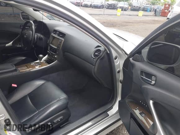 2010 Lexus IS 250 z VIN JTHCF5C29A5039078, wystawiony jako IAAI lot #42718134 z przebiegiem 141 990 mil mil oraz . Historia ofert i sprzedaży dostępna na DreamBid. Obrazek 5.