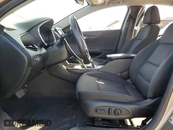 2018 Chevrolet Malibu Hybrid с VIN 1G1ZF5SU9JF176264, выставлен на аукционе Copart как лот 61240825 с пробегом 148 131 миль миль и Списание • Salvage title. История ставок и продаж доступна на DreamBid. Изображение 7.