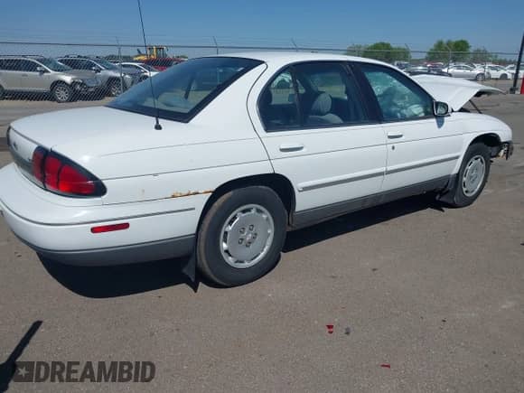 1995 Chevrolet Lumina with VIN 2G1WN52M9S9338667, listed as a IAAI auction lot 42184412 with 118,741 mi miles and . Bid and sale history available at DreamBid. Image 4.