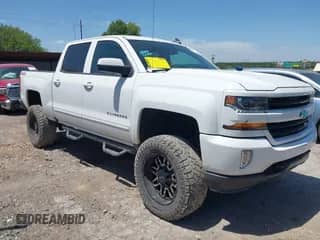 2018 Chevrolet Silverado 1500 LT с VIN 3GCUKRECXJG129377, выставлен на аукционе IAAI как лот 42856782 с пробегом 177 359 миль миль и . История ставок и продаж доступна на DreamBid. Изображение 1.