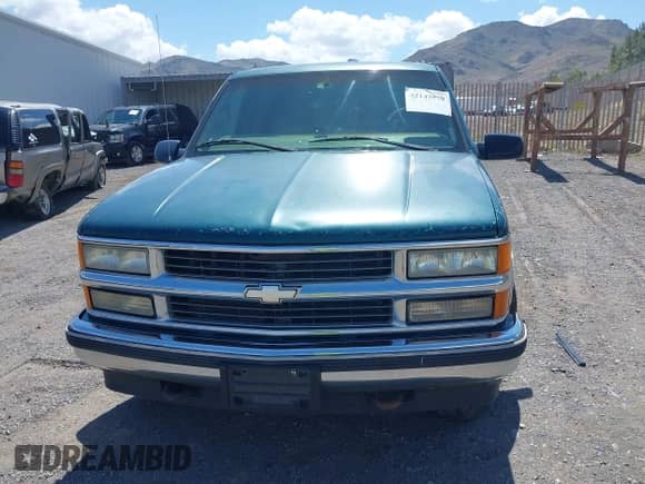 1997 Chevrolet Suburban with VIN 3GNFK16R1VG167865, listed as a IAAI auction lot 42147770 with 201,946 mi miles and . Bid and sale history available at DreamBid. Image 6.