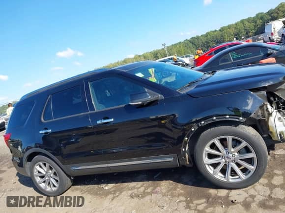 2017 Ford Explorer Limited z VIN 1FM5K7F8XHGC38118, wystawiony jako IAAI lot #43349903 z przebiegiem 87 627 mil mil oraz . Historia ofert i sprzedaży dostępna na DreamBid. Obrazek 14.