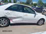 2005 Toyota Camry LE с VIN 4T1BF32K25U090559, выставлен на аукционе IAAI как лот 42338647 с пробегом 57 231 миль миль и . История ставок и продаж доступна на DreamBid. Изображение 13.