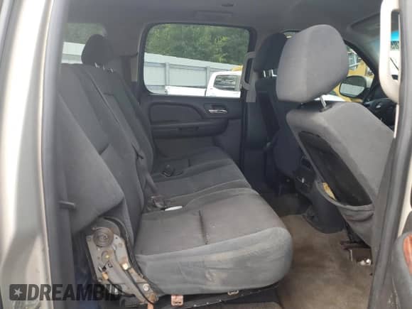 2009 Chevrolet Suburban 2LT with VIN 1GNFC260X9R265285, listed as a Copart auction lot 68830625 with 200,095 mi miles and Salvage title. Bid and sale history available at DreamBid. Image 11.