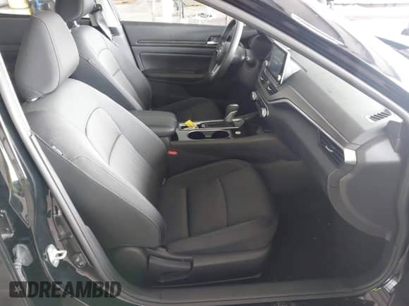 2024 Nissan Altima SV with VIN 1N4BL4DV1RN430770, listed as a IAAI auction lot 43255140 with 40,110 mi miles and . Bid and sale history available at DreamBid. Image 5.