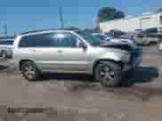 2003 Toyota Highlander Limited с VIN JTEGF21AX30105659, выставлен на аукционе IAAI как лот 43221877 с пробегом 235 279 миль миль и . История ставок и продаж доступна на DreamBid. Изображение 14.