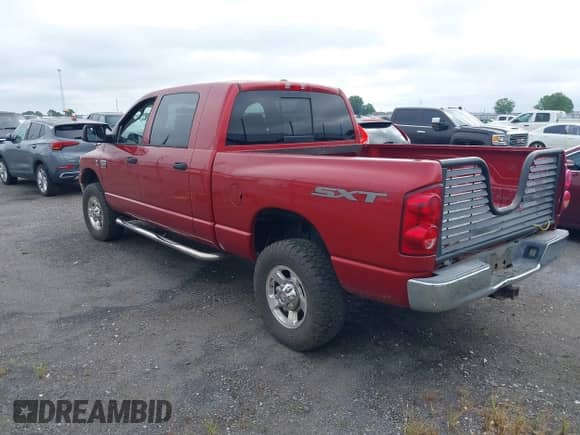 2008 Dodge 2500 SXT z VIN 3D7KS29A98G131841, wystawiony jako IAAI lot #42488503 z przebiegiem 88 212 mil mil oraz . Historia ofert i sprzedaży dostępna na DreamBid. Obrazek 3.