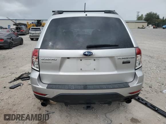 2011 Subaru Forester X Limited z VIN JF2SHBEC8BH748758, wystawiony jako Copart lot #85281055 z przebiegiem 134 632 mil mil oraz Szkoda całkowita • Salvage title. Historia ofert i sprzedaży dostępna na DreamBid. Obrazek 6.
