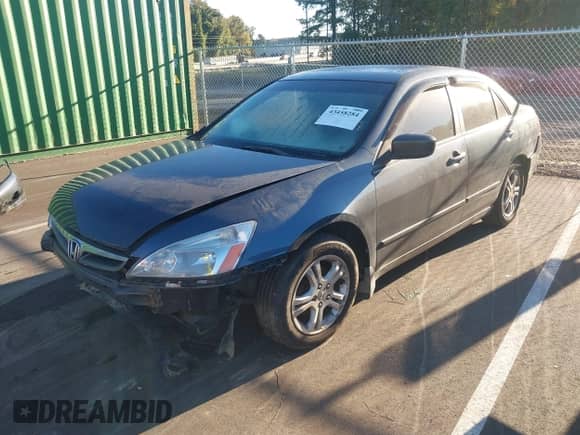 2006 Honda Accord EX z VIN 1HGCM56746A060841, wystawiony jako IAAI lot #43458284 z przebiegiem 173 660 mil mil oraz . Historia ofert i sprzedaży dostępna na DreamBid. Obrazek 2.