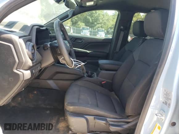2025 Chevrolet Colorado 2WD Work Truck с VIN 1GCPSBEK4S1139043, выставлен на аукционе Copart как лот 70086015 с пробегом 14 938 миль миль и Списание • Salvage title. История ставок и продаж доступна на DreamBid. Изображение 7.