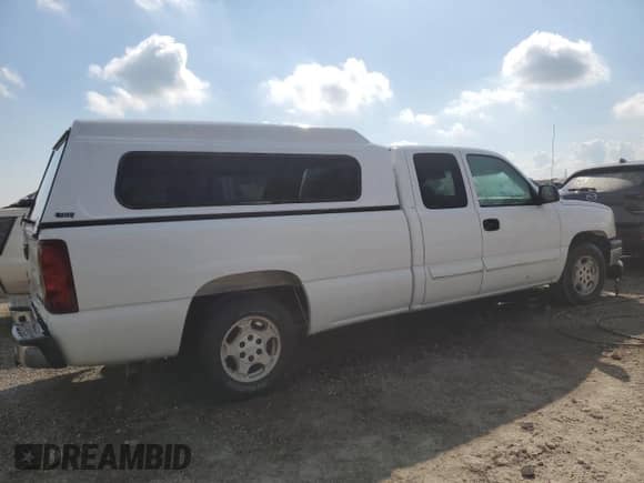 2003 Chevrolet Silverado 1500 LS z VIN 1GCEC19T93E186628, wystawiony jako Copart lot #74373104 z przebiegiem 104 619 mil mil oraz Szkoda całkowita • Salvage title. Historia ofert i sprzedaży dostępna na DreamBid. Obrazek 3.