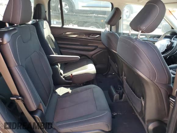 2023 Jeep Grand Cherokee Laredo z VIN 1C4RJJAG9P8755150, wystawiony jako Copart lot #65821545 z przebiegiem 61 883 mil mil oraz Szkoda całkowita • Salvage title. Historia ofert i sprzedaży dostępna na DreamBid. Obrazek 10.