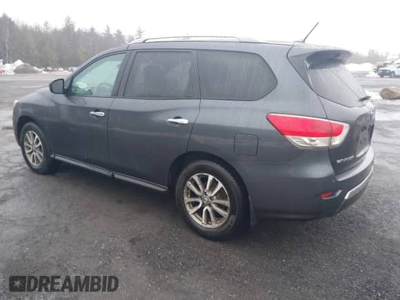 2013 Nissan Pathfinder SV with VIN 5N1AR2MM6DC670669, listed as a IAAI auction lot 41727260 with 186,112 mi miles and . Bid and sale history available at DreamBid. Image 3.