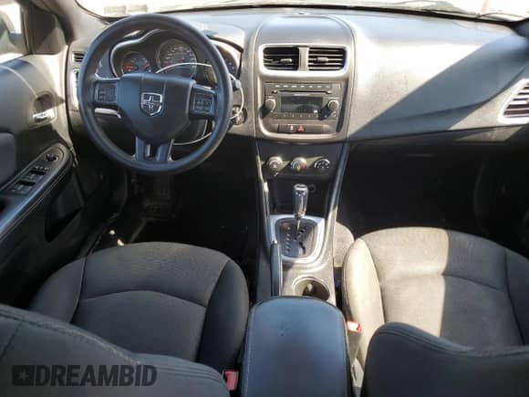 2013 Dodge Avenger SE z VIN 1C3CDZAB3DN730830, wystawiony jako Copart lot #70456914 z przebiegiem 140 616 mil mil oraz Szkoda całkowita • Salvage title. Historia ofert i sprzedaży dostępna na DreamBid. Obrazek 8.