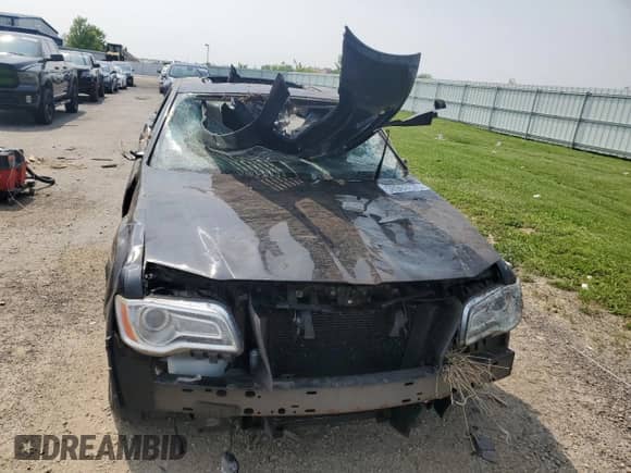 2012 Chrysler 300 C с VIN 2C3CCAKT4CH143930, выставлен на аукционе Copart как лот 58963835 с пробегом 179 612 миль миль и На запчасти • Non repairable. История ставок и продаж доступна на DreamBid. Изображение 5.