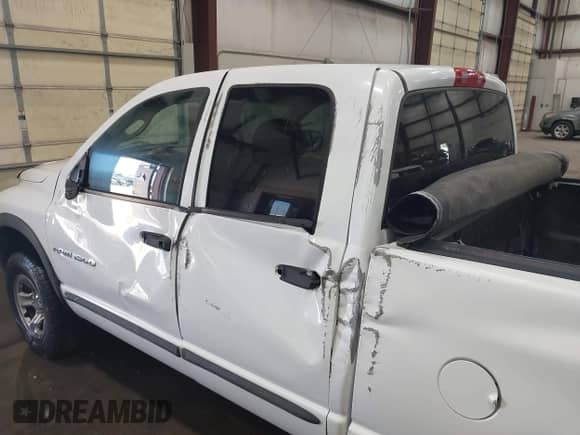 2005 Dodge 1500 SLT with VIN 1D7HU18D95S147522, listed as a IAAI auction lot 42585721 with 146,371 mi miles and . Bid and sale history available at DreamBid. Image 17.