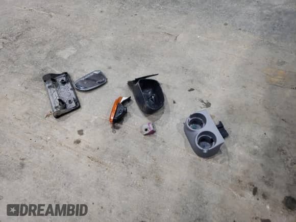 1997 Dodge Dakota z VIN 1B7FL26X3VS252323, wystawiony jako Copart lot #51695565 z przebiegiem 170 172 mil mil oraz Szkoda całkowita • Salvage title. Historia ofert i sprzedaży dostępna na DreamBid. Obrazek 14.