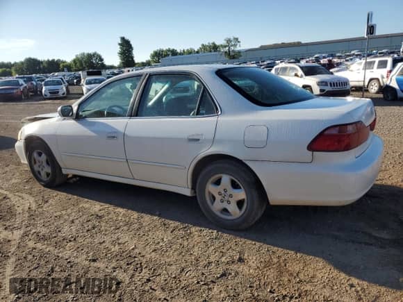 2000 Honda Accord EX z VIN 1HGCG1655YA049039, wystawiony jako Copart lot #69026825 z przebiegiem 230 374 mil mil oraz Czysty tytuł • Clean title. Historia ofert i sprzedaży dostępna na DreamBid. Obrazek 2.