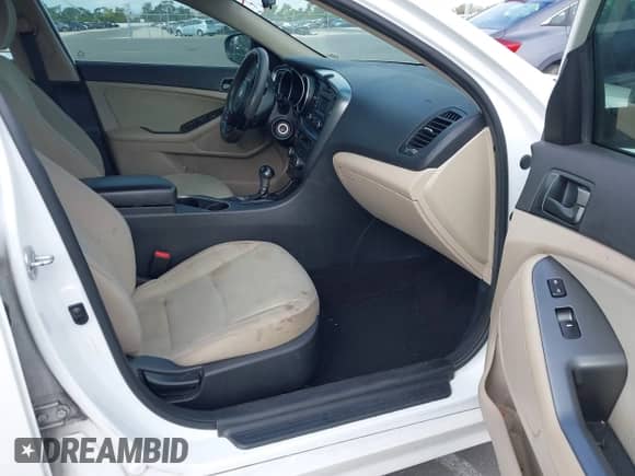 2014 Kia Optima LX с VIN 5XXGM4A79EG322003, выставлен на аукционе IAAI как лот 43397200 с пробегом 152 847 миль миль и . История ставок и продаж доступна на DreamBid. Изображение 5.