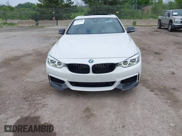 2014 BMW 4 Series 435i xDrive z VIN WBA3R5C56EK187339, wystawiony jako IAAI lot #42499380 z przebiegiem 126 895 mil mil oraz . Historia ofert i sprzedaży dostępna na DreamBid. Obrazek 17.