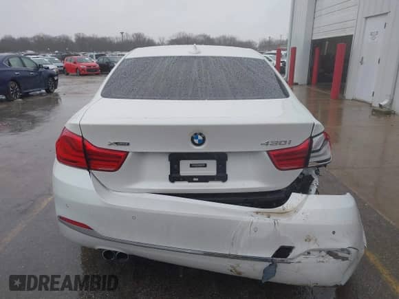 2019 BMW 4 Series 430i xDrive z VIN WBA4W5C51KAE51214, wystawiony jako IAAI lot #41225505 z przebiegiem 52 288 mil mil oraz . Historia ofert i sprzedaży dostępna na DreamBid. Obrazek 16.