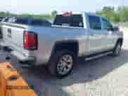2018 GMC Sierra 1500 SLT z VIN 3GTU1NER7JG105439, wystawiony jako IAAI lot #42464862 z przebiegiem 167 209 mil mil oraz . Historia ofert i sprzedaży dostępna na DreamBid. Obrazek 4.
