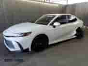 2025 Toyota Camry SE с VIN 4T1DAACK4SU511462, выставлен на аукционе Copart как лот 82175505 с пробегом 61 284 миль миль и Чистый • Clean title. История ставок и продаж доступна на DreamBid. Изображение 1.