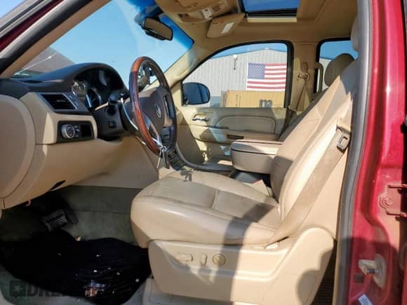 2009 Cadillac Escalade with VIN 1GYFK13269R248215, listed as a Copart auction lot 71182155 with 212,823 mi miles and Salvage title. Bid and sale history available at DreamBid. Image 7.