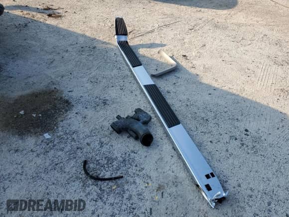 2025 Chevrolet Silverado 1500 LTZ с VIN 1GCUKGED1SZ264780, выставлен на аукционе Copart как лот 61862695 с пробегом 153 миль миль и Списание • Salvage title. История ставок и продаж доступна на DreamBid. Изображение 12.