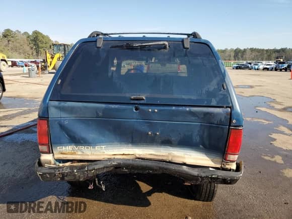 1993 Chevrolet Blazer с VIN 1GNDT13W2P2141625, выставлен на аукционе Copart как лот 46675825 с пробегом Не указан миль и Списание • Salvage title. История ставок и продаж доступна на DreamBid. Изображение 6.