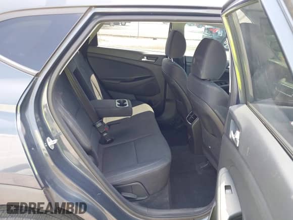 2019 Hyundai Tucson Sport z VIN KM8J33AL3KU937888, wystawiony jako IAAI lot #42310448 z przebiegiem 99 501 mil mil oraz . Historia ofert i sprzedaży dostępna na DreamBid. Obrazek 8.