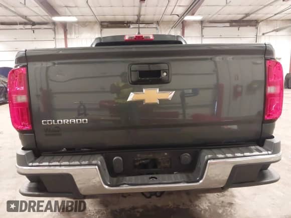 2016 Chevrolet Colorado 2WD WT z VIN 1GCHSBEA4G1270668, wystawiony jako IAAI lot #42968178 z przebiegiem 115 077 mil mil oraz . Historia ofert i sprzedaży dostępna na DreamBid. Obrazek 17.