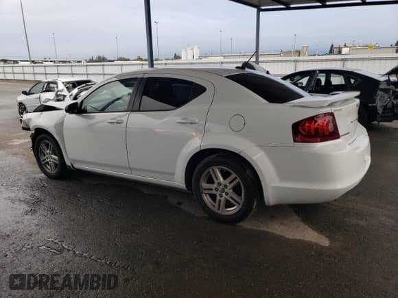 2014 Dodge Avenger SE с VIN 1C3CDZAG7EN219134, выставлен на аукционе Copart как лот 82468115 с пробегом 109 006 миль миль и Списание • Salvage title. История ставок и продаж доступна на DreamBid. Изображение 2.