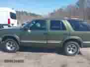 2001 Chevrolet Blazer LT with VIN 1GNCS13WX12137232, listed as a IAAI auction lot 41670172 with Not provided miles and . Bid and sale history available at DreamBid. Image 14.