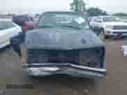 1997 Chevrolet Silverado 1500 z VIN 1GCEC19W5VE263332, wystawiony jako IAAI lot #42400176 z przebiegiem 141 078 mil mil oraz . Historia ofert i sprzedaży dostępna na DreamBid. Obrazek 12.