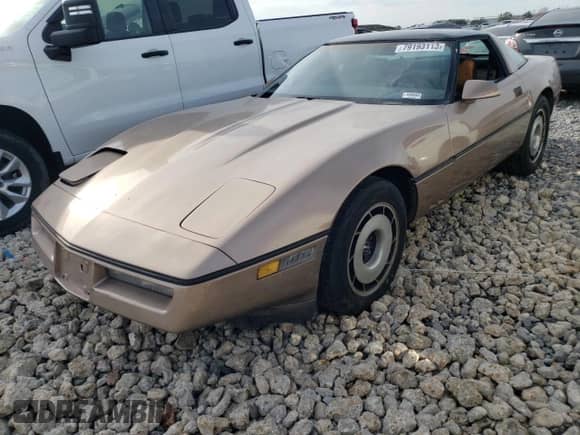 1985 Chevrolet Corvette with VIN 1G1YY0785F5124812, listed as a Copart auction lot 60605264 with 880,422 mi miles and Salvage title. Bid and sale history available at DreamBid. Image 1.
