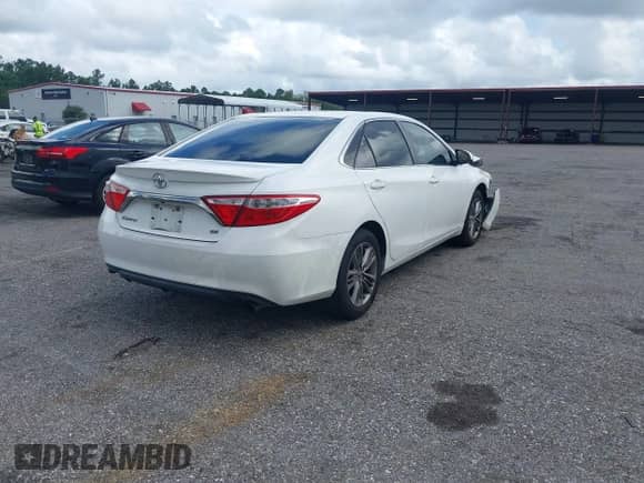 2016 Toyota Camry XLE with VIN 4T1BF1FK3GU231303, listed as a IAAI auction lot 42958265 with 165,790 mi miles and . Bid and sale history available at DreamBid. Image 4.
