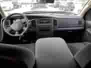 2005 Dodge 1500 ST z VIN 1D7HA18N35J578428, wystawiony jako Copart lot #87618215 z przebiegiem 54 688 mil mil oraz Szkoda całkowita • Salvage title. Historia ofert i sprzedaży dostępna na DreamBid. Obrazek 8.