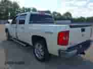 2013 Chevrolet Silverado 1500 LTZ z VIN 3GCPKTE73DG315697, wystawiony jako IAAI lot #43359986 z przebiegiem 275 079 mil mil oraz . Historia ofert i sprzedaży dostępna na DreamBid. Obrazek 3.