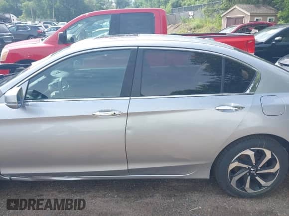 2017 Honda Accord EX-L с VIN 1HGCR2F89HA214455, выставлен на аукционе IAAI как лот 42760852 с пробегом 131 665 миль миль и . История ставок и продаж доступна на DreamBid. Изображение 14.