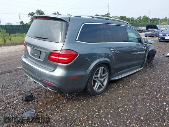 2017 Mercedes-Benz GLS 550 with VIN 4JGDF7DE4HA838922, listed as a IAAI auction lot 42617326 with 86,035 mi miles and . Bid and sale history available at DreamBid. Image 4.