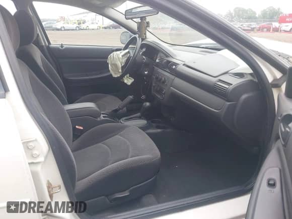 2006 Dodge Stratus SXT with VIN 1B3EL46X06N122055, listed as a IAAI auction lot 42699463 with 151,567 mi miles and . Bid and sale history available at DreamBid. Image 5.