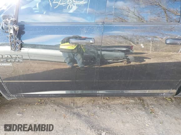 2019 Ram 1500 Tradesman z VIN 1C6RR7KT0KS508822, wystawiony jako IAAI lot #41014684 z przebiegiem 132 825 mil mil oraz . Historia ofert i sprzedaży dostępna na DreamBid. Obrazek 14.