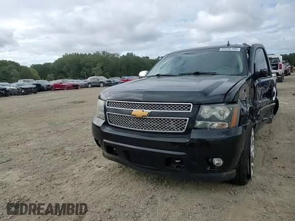 2014 Chevrolet Suburban LTZ с VIN 1GNSKKE7XER239070, выставлен на аукционе Copart как лот 85556165 с пробегом 186 343 миль миль и Чистый • Clean title. История ставок и продаж доступна на DreamBid. Изображение 14.